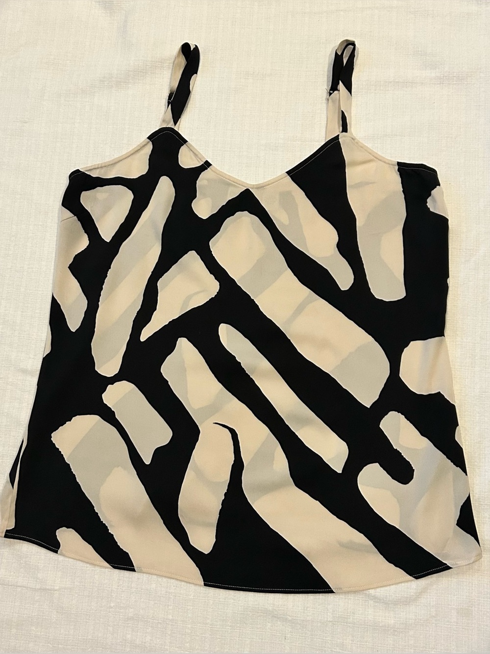 Chico's Silk Blend Camisole Tank Top| Black & Cream Abstract Print V-Neck Blouse
